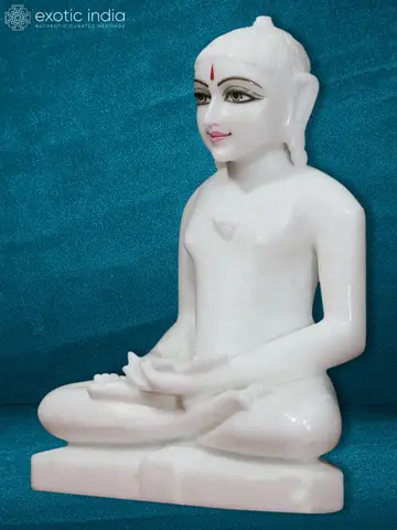 The idol from a three-quarter angle