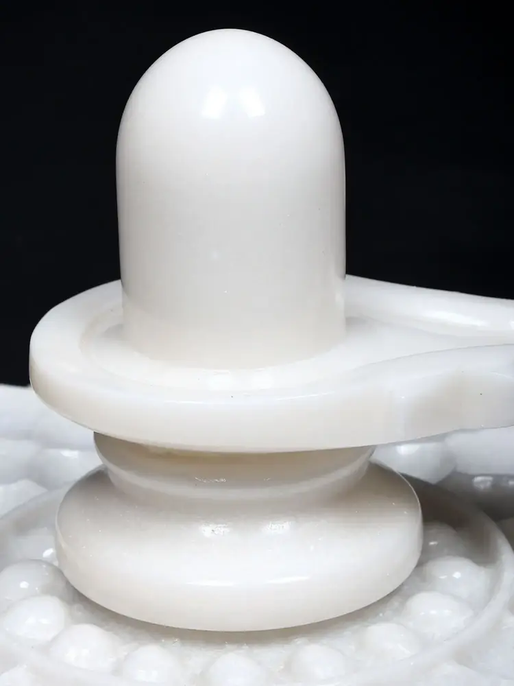 Close view of the lingam and the base