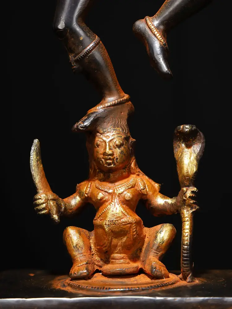 Close view of the base figure