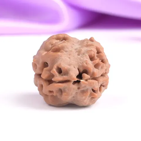 Three quarter view of the bead