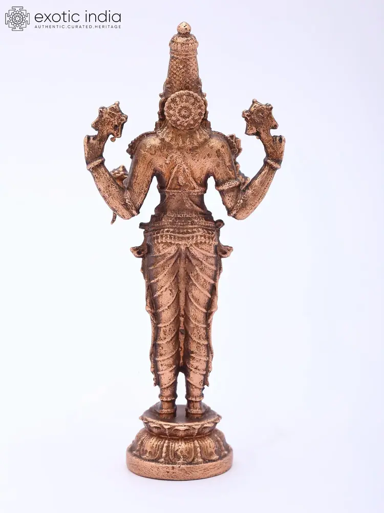 Three-quarter view of the statue