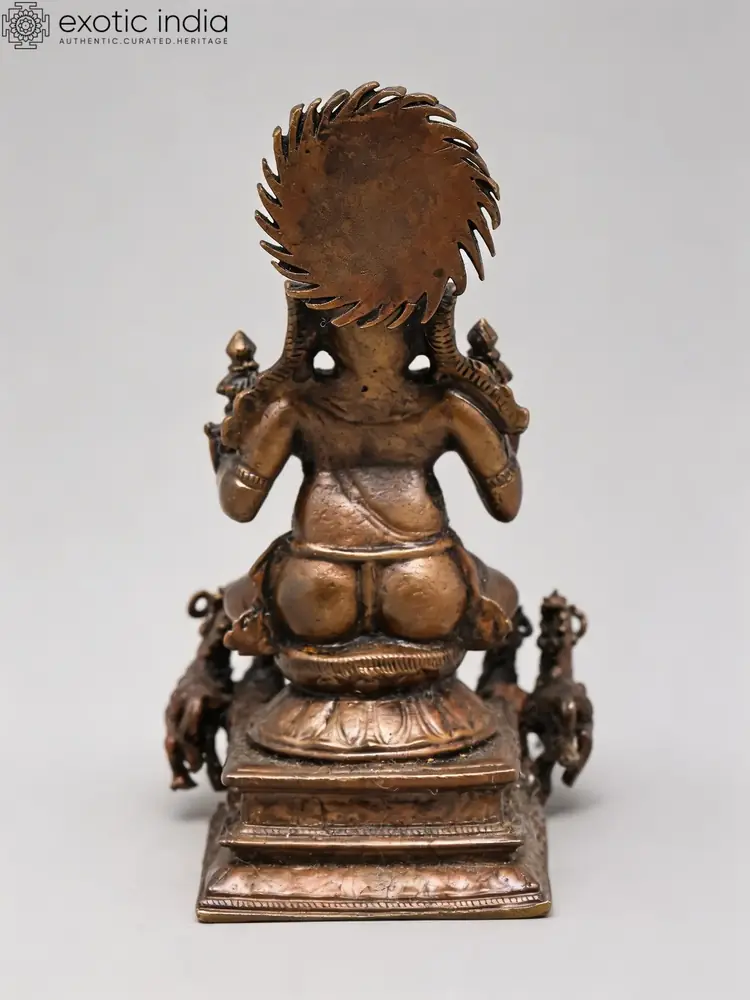 The back of the idol and its halo