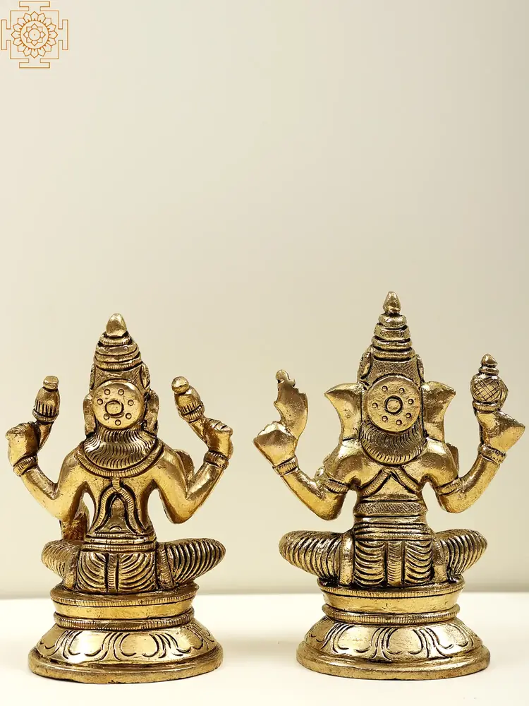 Back view of the two figures