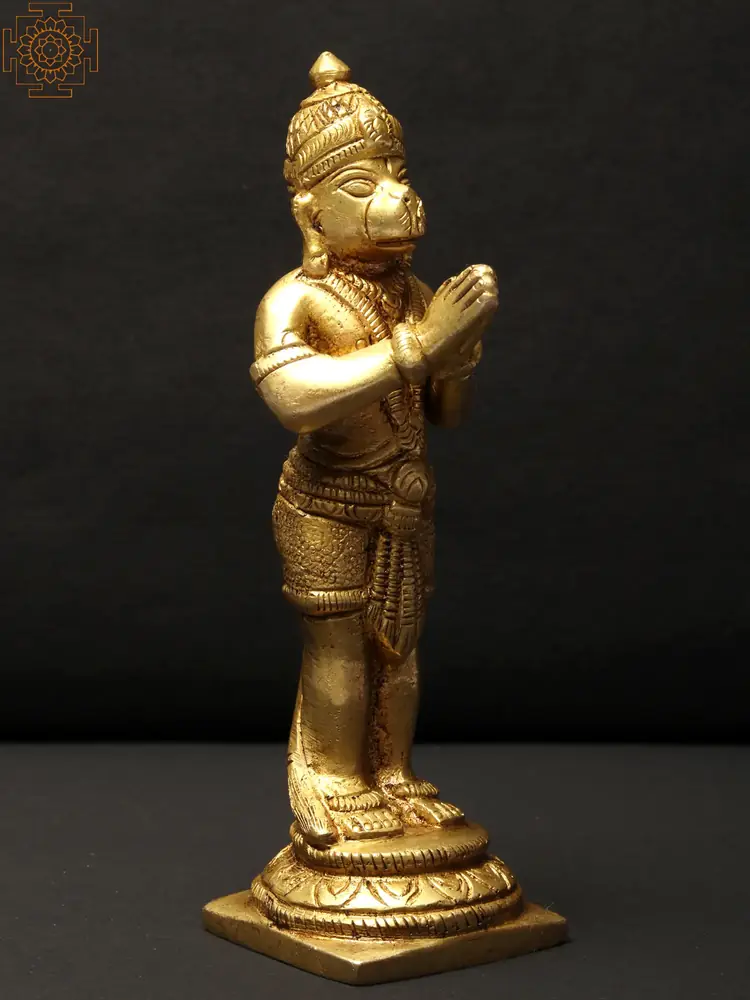 Three-quarter view of the standing figure
