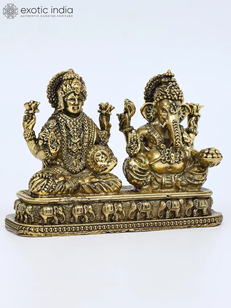 Pair seen from a slight angle