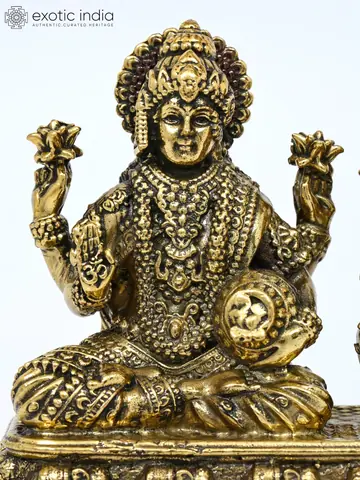 Close view of Lakshmi