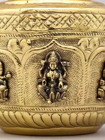 Another raised panel on the body
