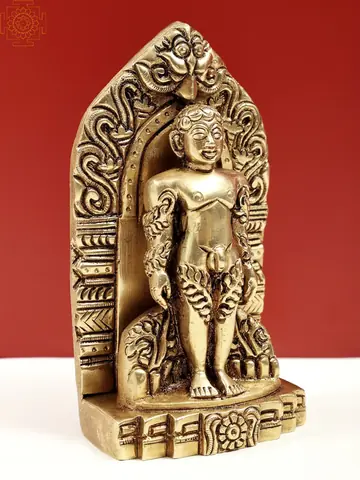The statue from a slight angle showing the stepped base
