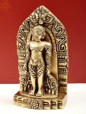 A second front view of the carved border