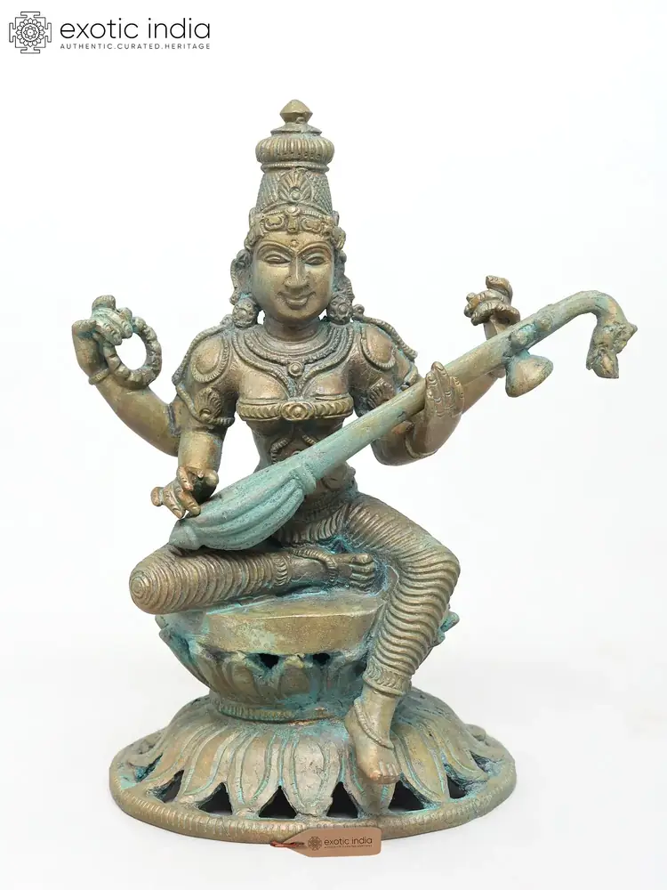 Front view of the bronze Saraswati on a lotus