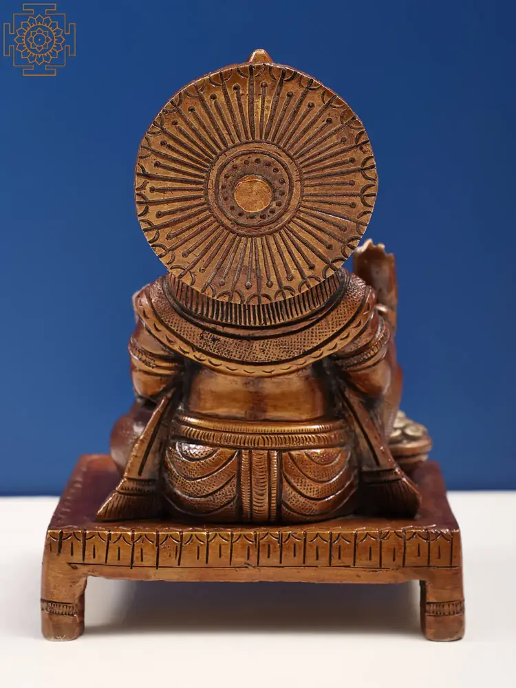 Back of the idol with the round halo