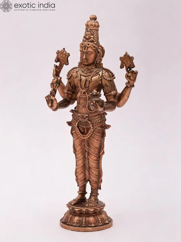 Three-quarter view of the statue