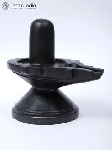 Three-quarter view showing the spout