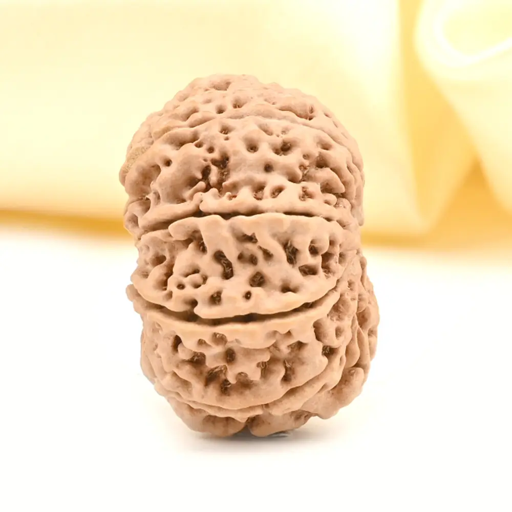 The bead from the side showing the ridges