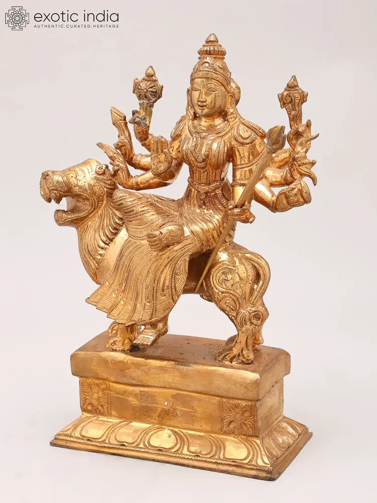 Close view of the goddess and her arms