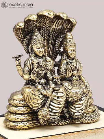 Front view of the figures on the base