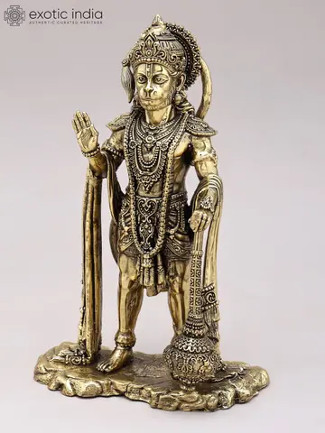Side view with the mace at his side