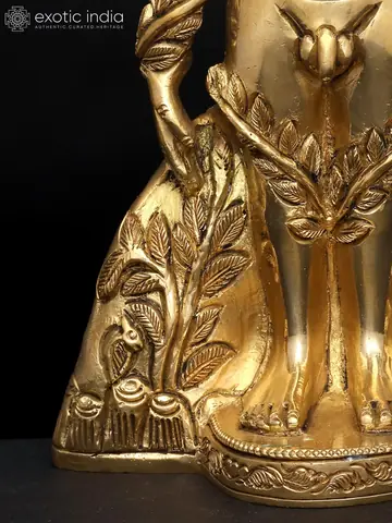 Close view of the carved base