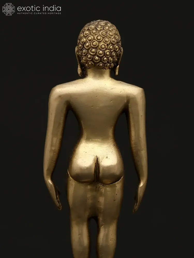 Back of the statue with curled hair