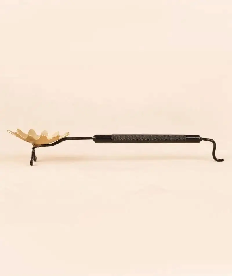 Side view of the stand on its foot