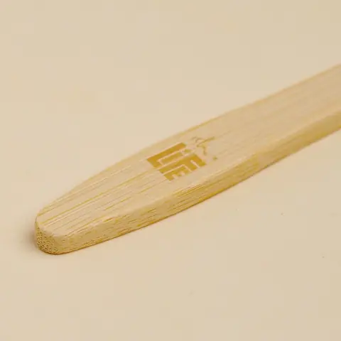 Close view of the mark on the handle