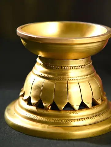 The lotus-petal base seen from the side