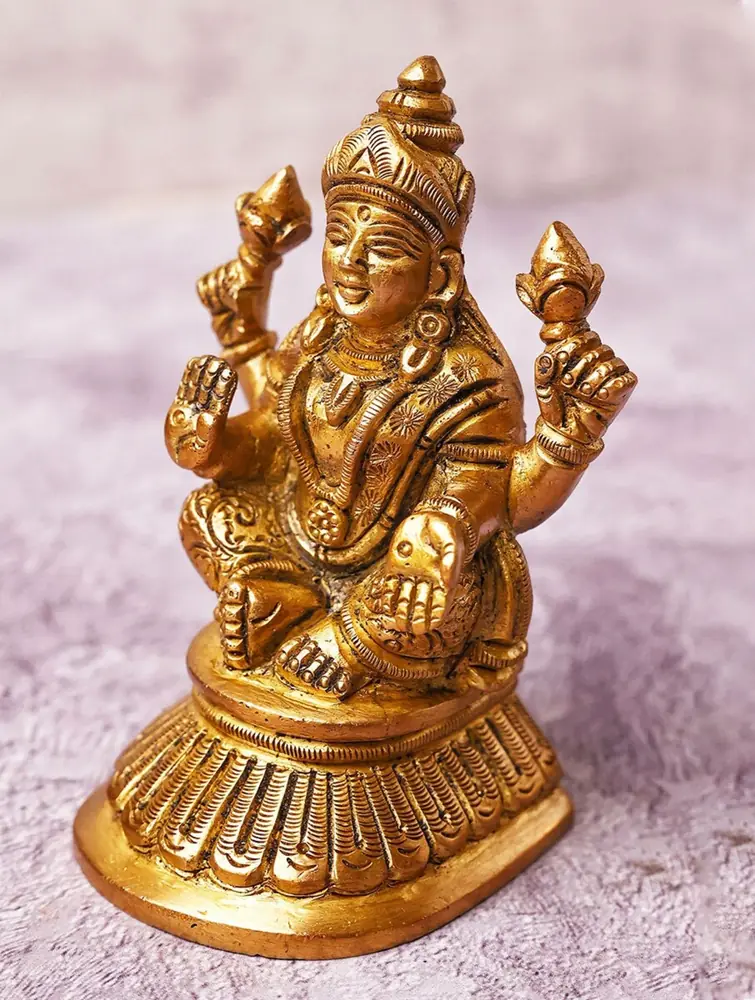 Close view of Lakshmi