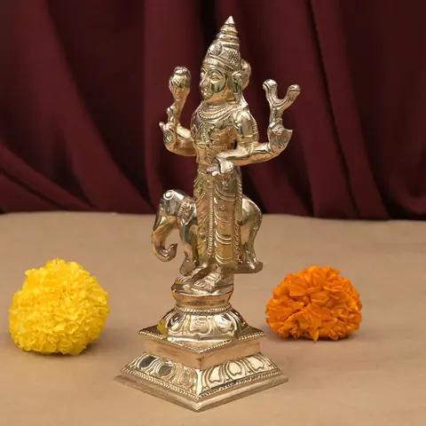 Another side view of the standing idol