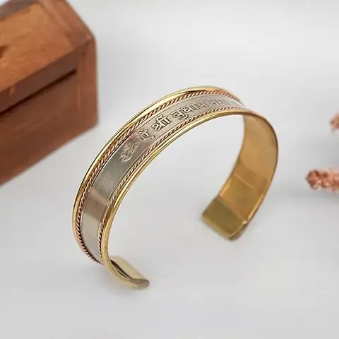 Kada at an angle showing the open cuff