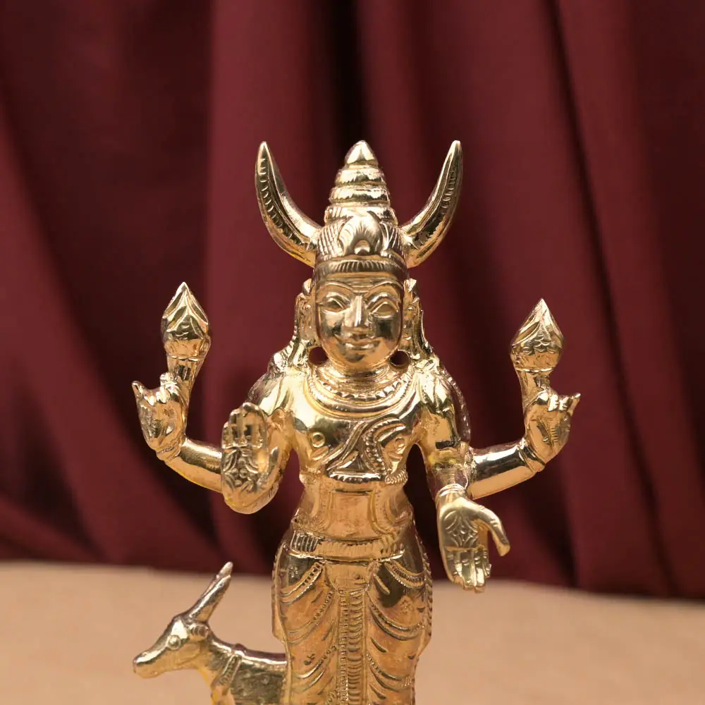 Close view of the face, crescent and upper hands