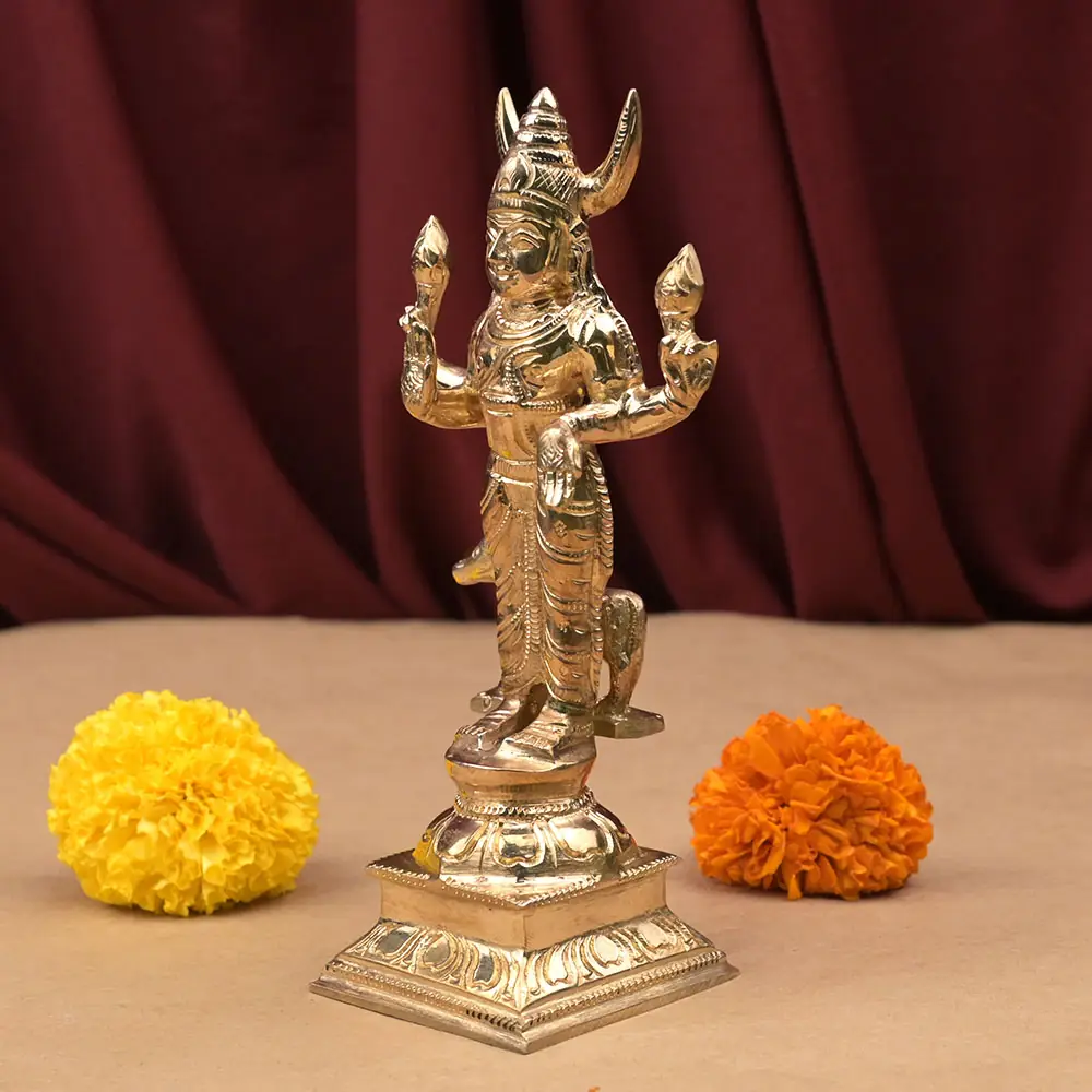 Another side view of the idol