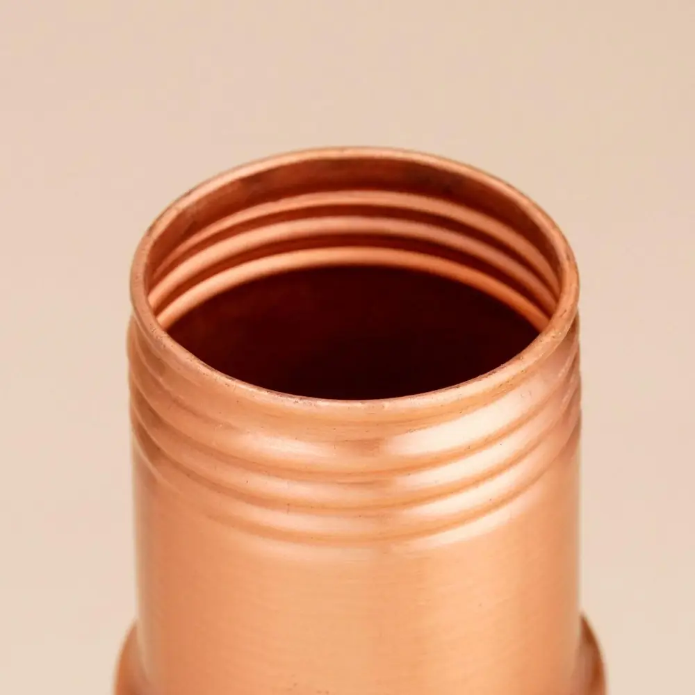 Close view of the threaded neck of the bottle