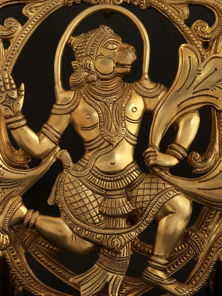 Another close view of the figure and frame detail