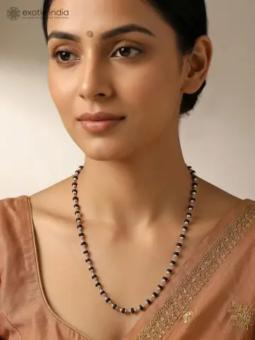 A model wearing the long mala