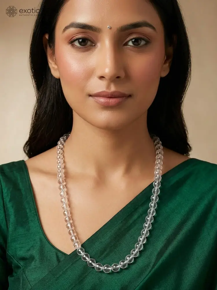A model wearing the quartz mala