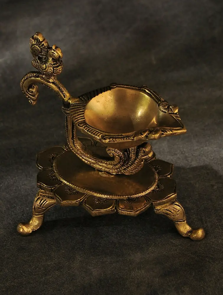 Top view of the lamp bowl and stand