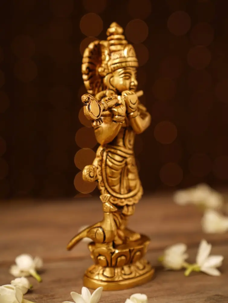 The idol from a three-quarter angle