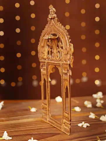 Side view showing how thin the arch is