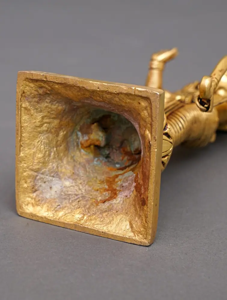 Underside of the square base