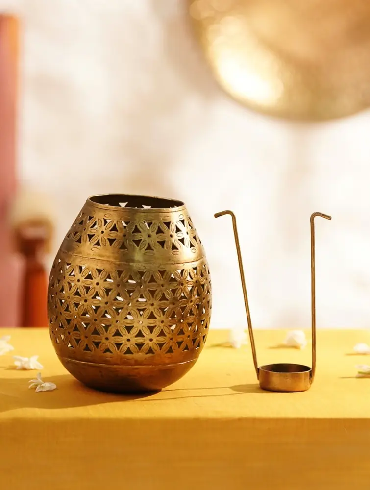 Holder beside a long wire tea light carrier