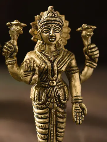 Close view of one standing figure