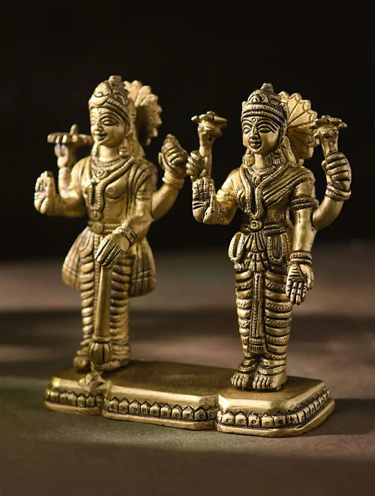 Side view of the pair on the base