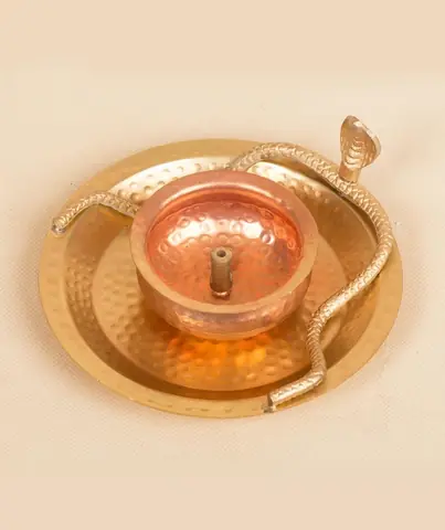 Top view of the bowl on its tray