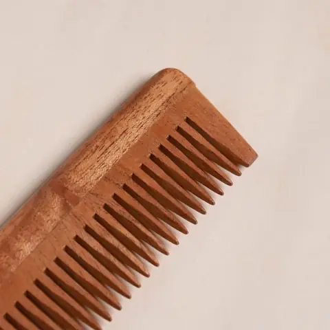 Close-up of the rounded tooth tips