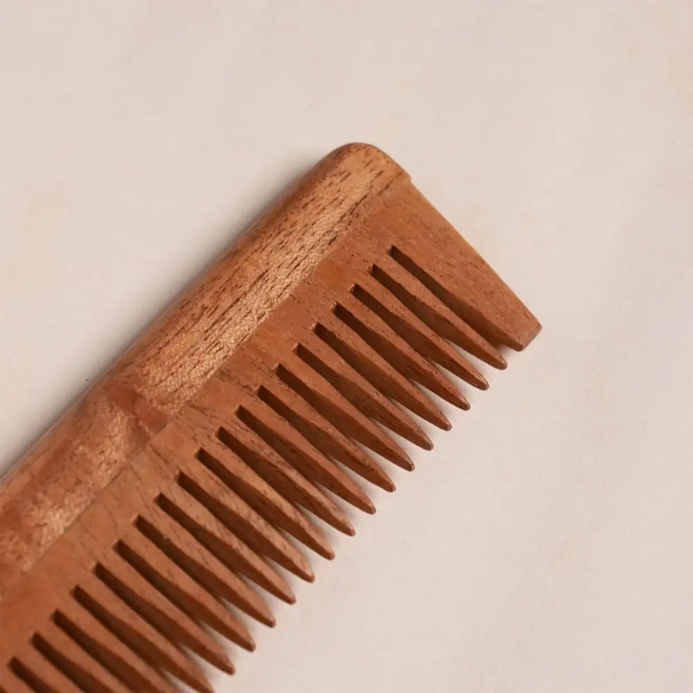 Close-up of the rounded tooth tips