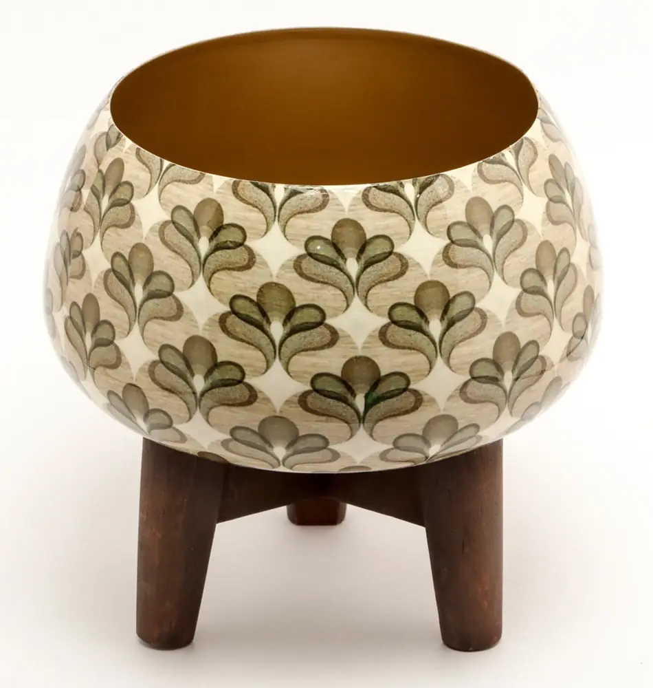 Planter with the stand, close view