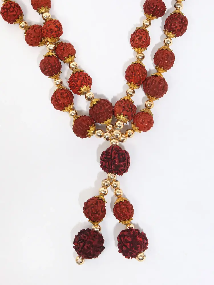 Close view of the bead drop at the front