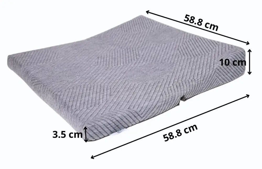 Cushion with measurements marked in centimetres