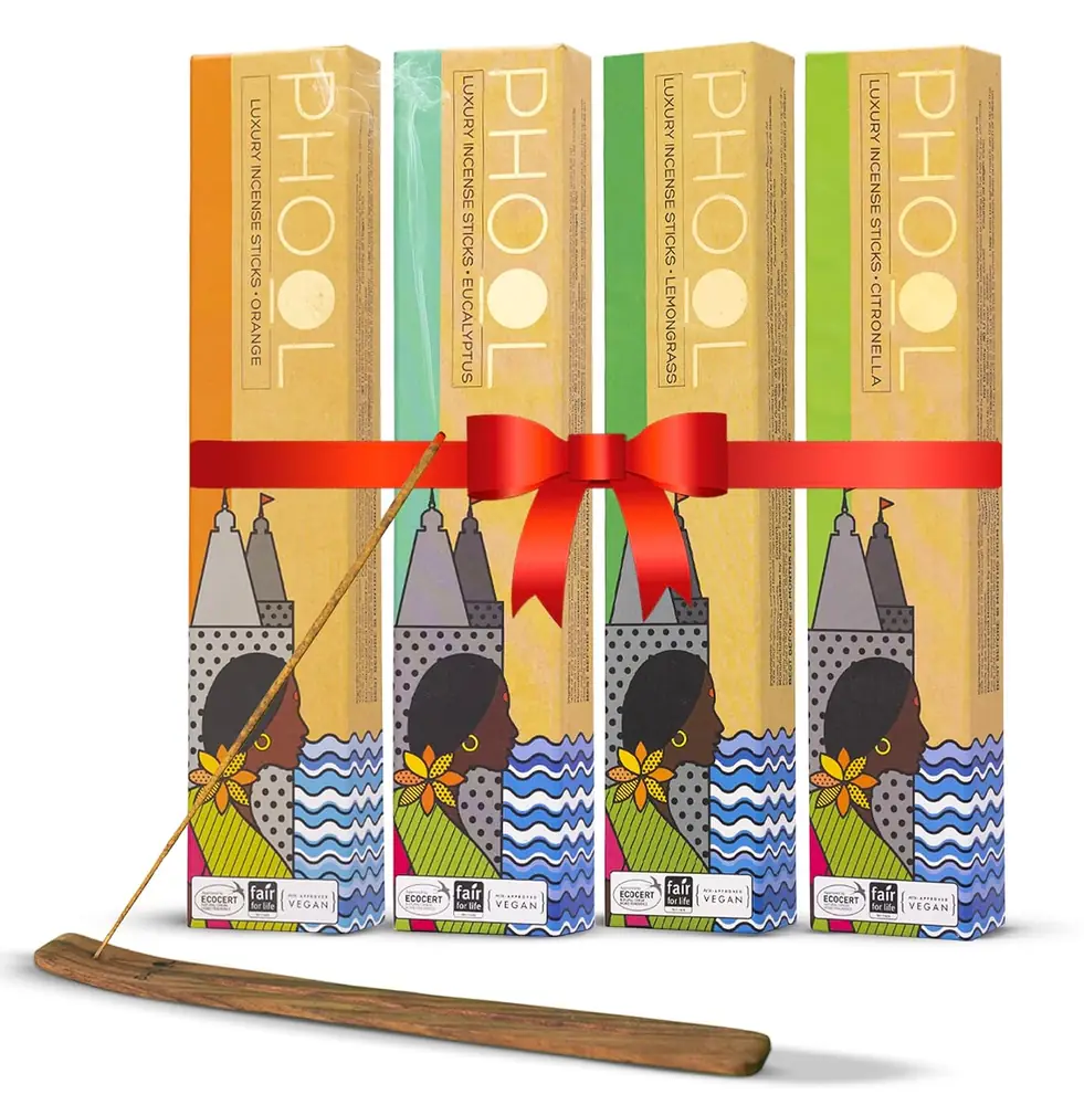 The four Phool boxes tied with a ribbon beside a holder