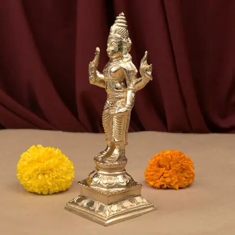 Another side view of the idol
